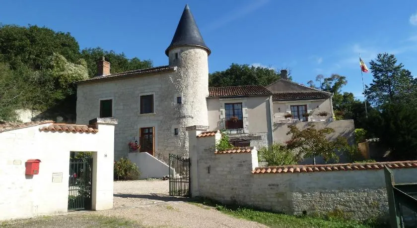 Manoir Le Cristal , Futuroscope à partir de 33 euros - Image 1