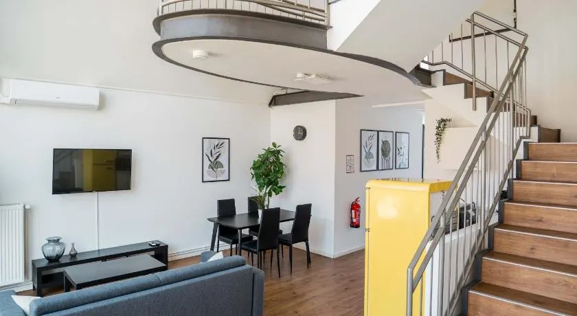 Fantastic Loft with Balcony - Image 1