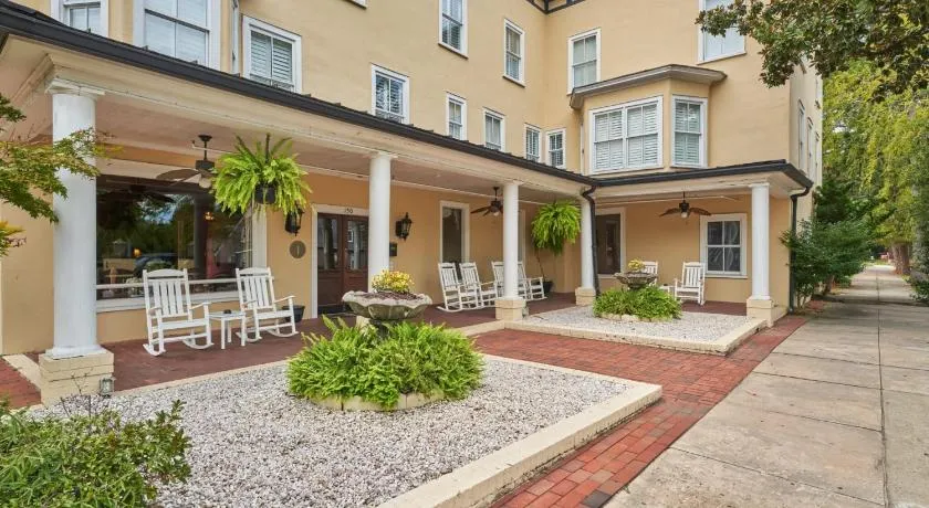 The Jefferson Inn Downtown Southern Pines - Image 1