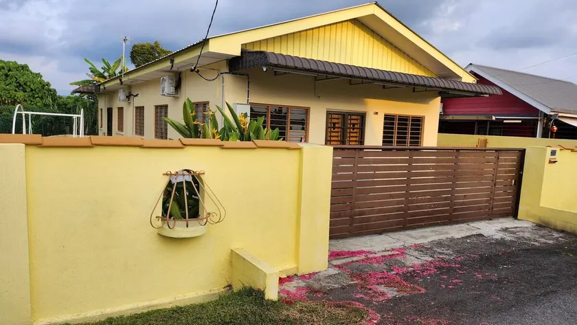 Vacation Ipoh Homestay for 12 Pax 4 Bedrooms for Delicious Food - Image 1