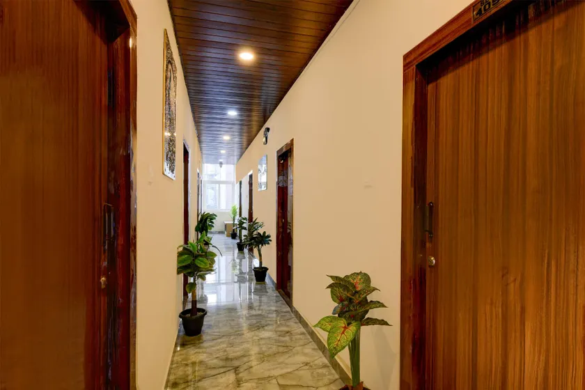 Hotel O SL 9 - Image 1