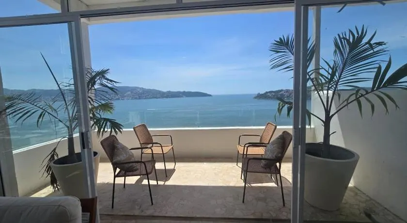 Penthouse The Best View of Acapulco - Image 1