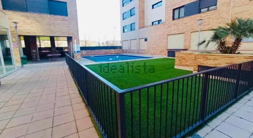 La Puerta de Logroño, con piscina y garaje! - Image 1