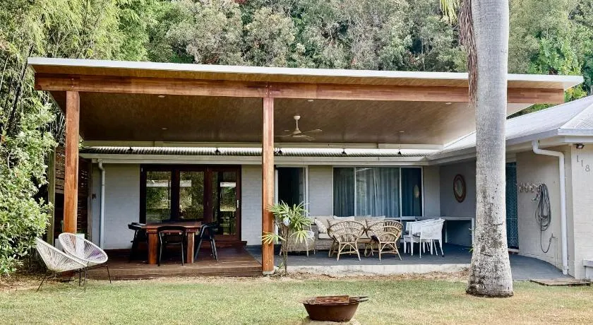 Palm Beach House - sleeps 12 - spacious - Image 1