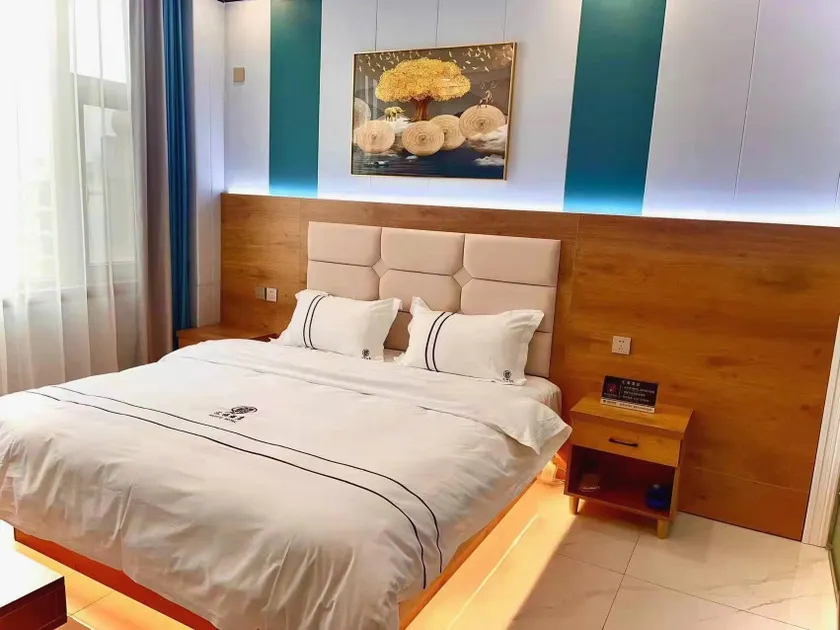 Huifu Hotel - Image 1