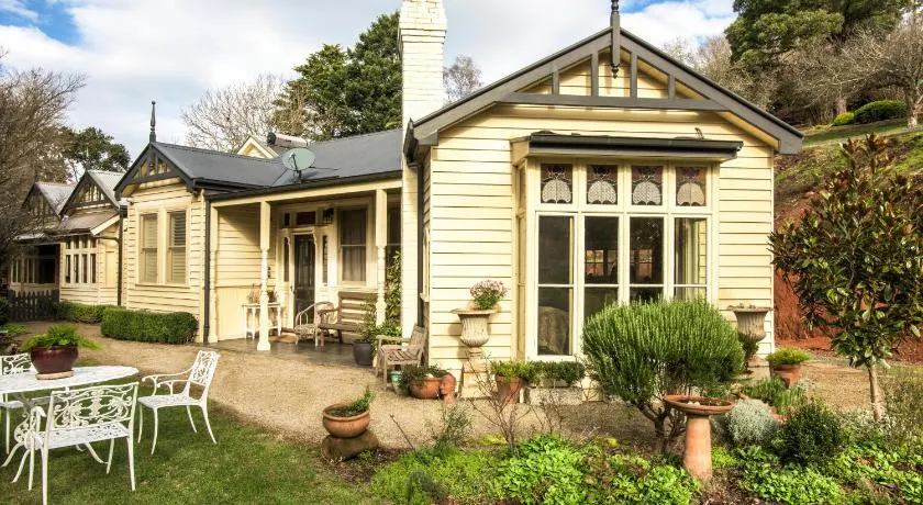 Sassafras village stay - historic home sleeps 4 - Image 1