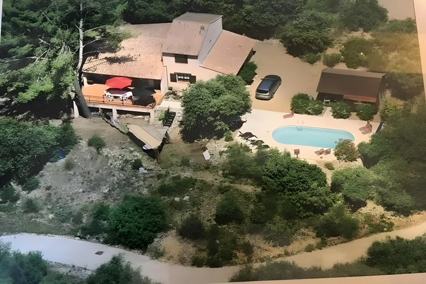 Holiday Home in Saint-antonin-du-var With Private Pool - Image 1
