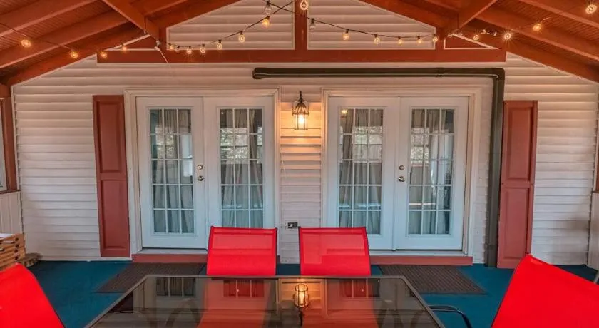 Cheerful Chalet - Fireplace, BBQ, Firepit& Hottub - Image 1