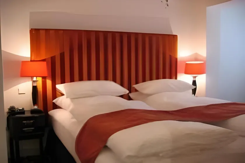 Hotel Aleksandra - Image 1