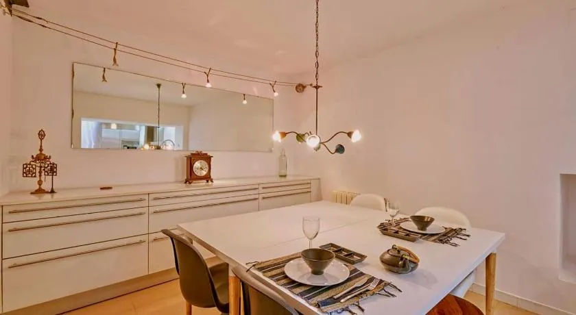 Casa de Pueblo junto Barcelona Centro - Image 1