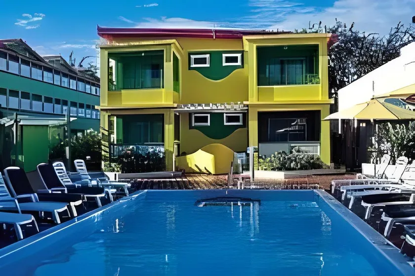 Blue Horizon Hotel - Image 1