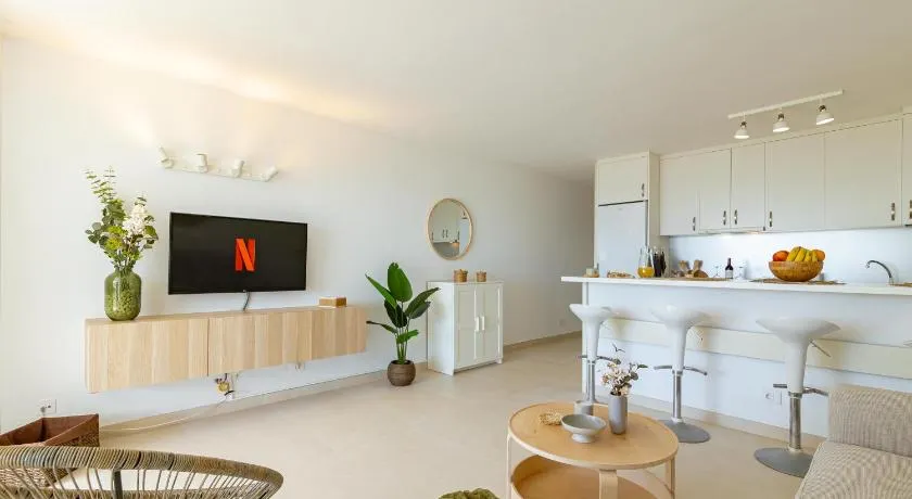 HORIZON VACATION HOME - Firstline Las Burras - Image 1