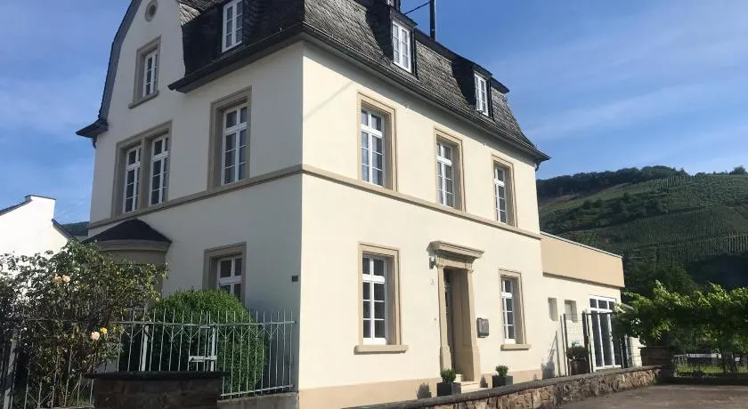 Weinlofts an der Mosel mit E10 Ladestation - Image 1