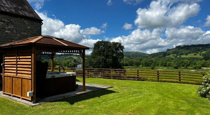 Cwmgwn Farm - Image 1