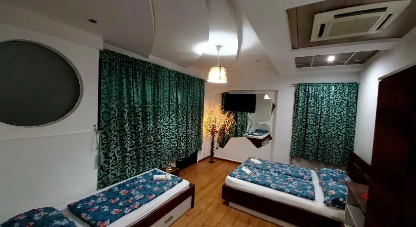 Hotel Irish - Image 1