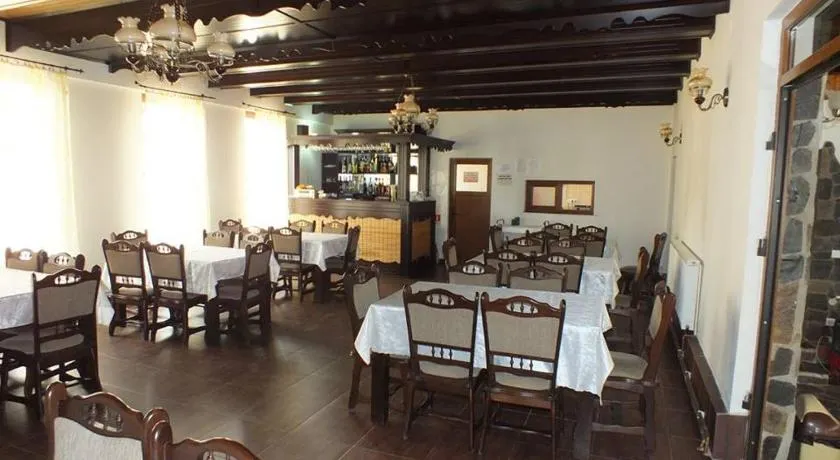 Pensiune Restaurant la Pogace - Image 1
