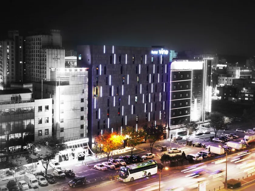 Hotel Vine - Image 1