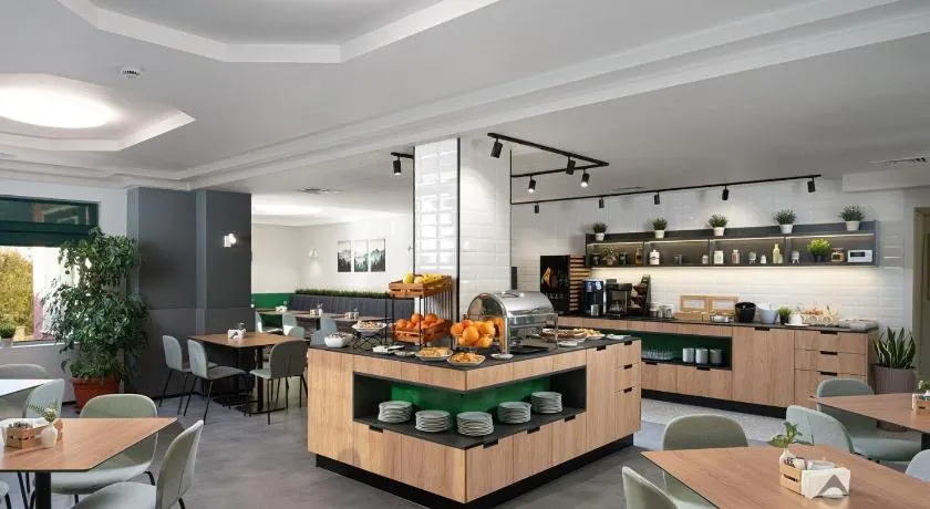Jasmin Hotel - Image 1