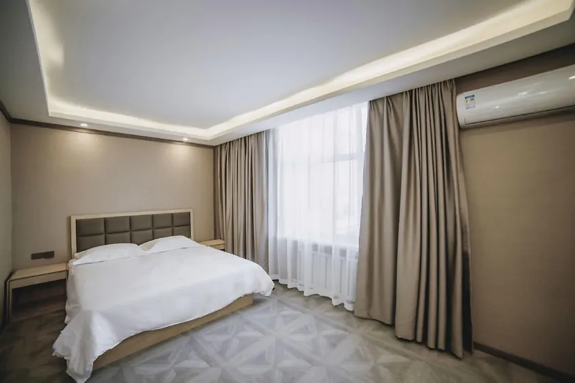 Yijia Hotel (Jixi Wanda Branch) - Image 1