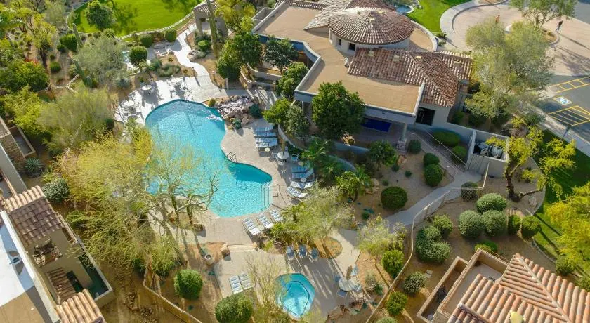 Stylish 2BR and 2BA Private Condo Getaway - Image 1