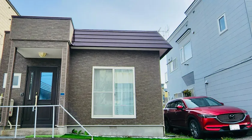 Experience relaxation in Otaru's bungalow - Image 1