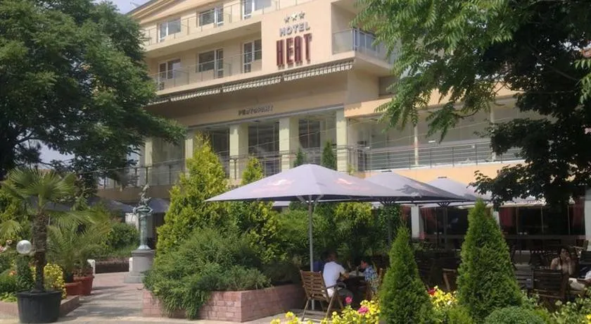 Heat Complex Family Hotel - Image 1