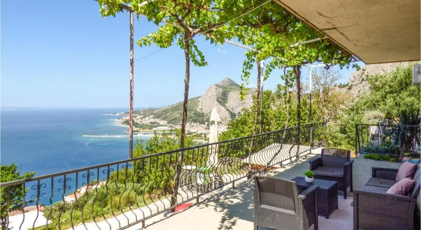 Cozy Apartment In Omis With Wifi - Image 1