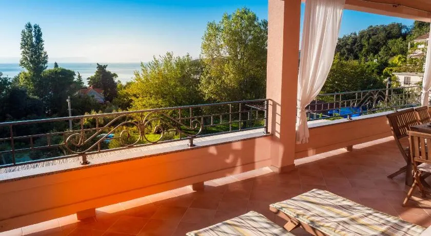 Apartments Villa Kristina - Image 1