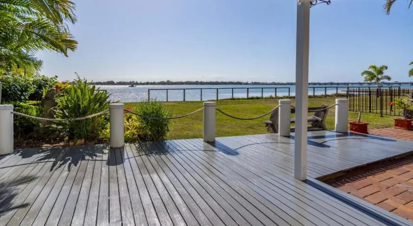 Picturesque Water Views - Image 1