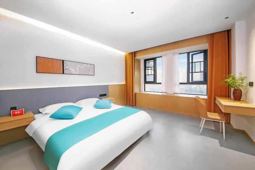 Wutong Luxury Hotel (Yueyang East High-Speed Railway Station Branch) - Image 1