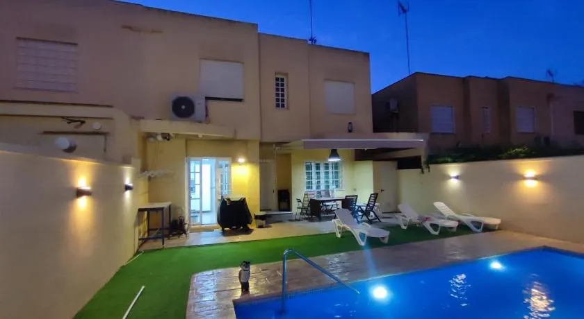 VIVE JEREZ Casa de lujo con piscina y barbacoa en la mejor zona de Jerez de la Frontera - Image 1