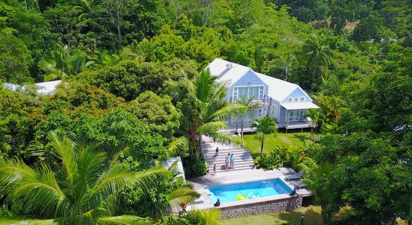 Red Coconut Self-Catering - Image 1