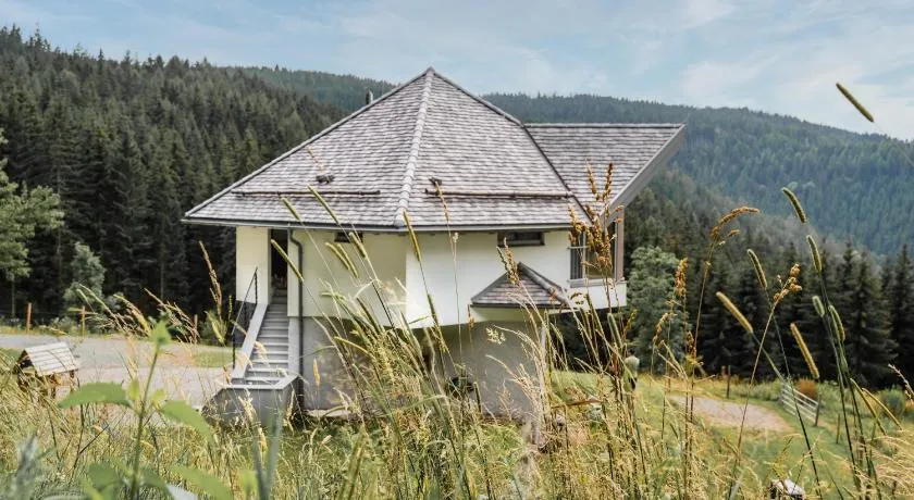 Forsthaus Gray 4 - Image 1