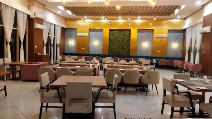 Saramax INN - Image 1