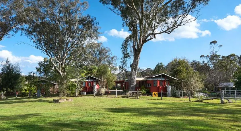 Carriageway Retreat - Unique Red Rattler Carriages and Units - Image 1
