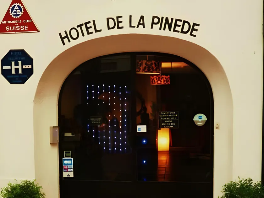 Hôtel de la Pinède - Image 1