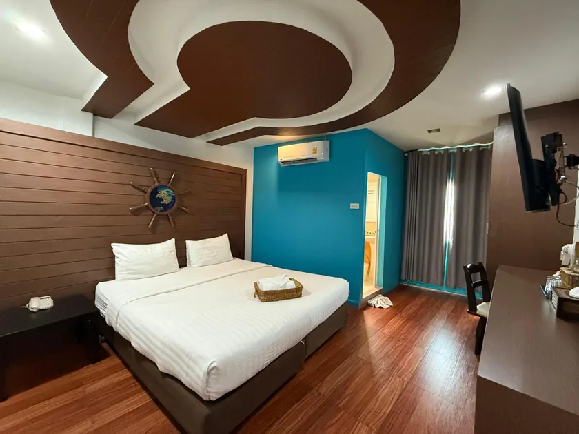 Bed By Cruise Hotel At Samakkhi-Tivanont - Image 1