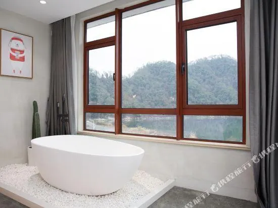 Qiandao Lake Drama Lake Homestay - Image 1