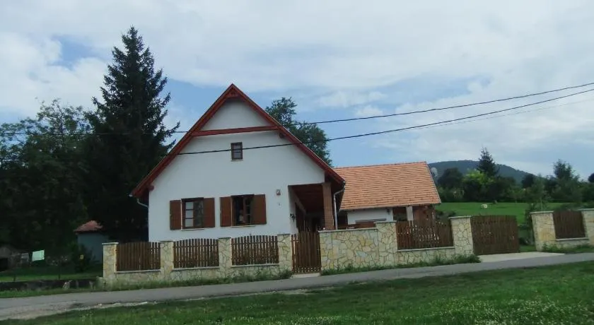 Galambos Pincészet - Image 1