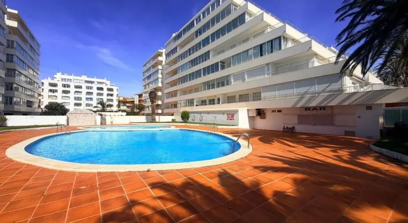 Apartamento en Rosas Santa-Margarita, con vistas al mar, piscina, y acceso directo a la playa - ES-204-42 - Image 1