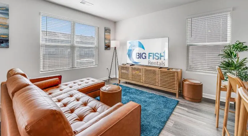 Large 3BR Private Condo Surfside Beautiful Decor - Image 1
