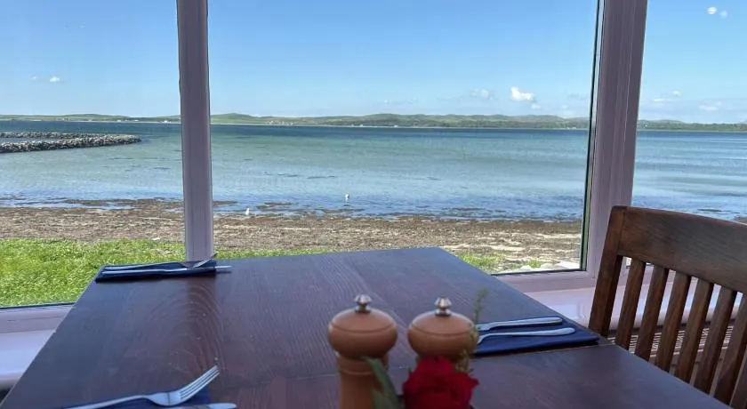 Lochside Hotel - Image 1