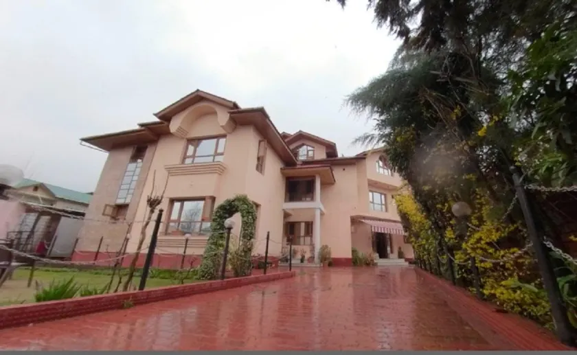Hotel Alhamra Retreat - Image 1