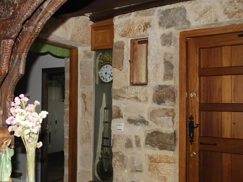 Posada y Apartamentos Trebuesto de Guriezo - Image 1