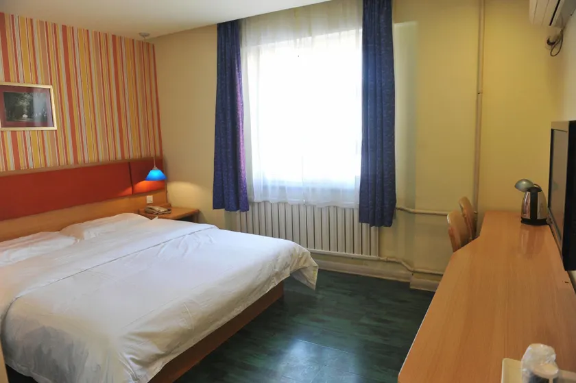 Homeinn Pebble Hotel (Suifenhe Central Square) - Image 1