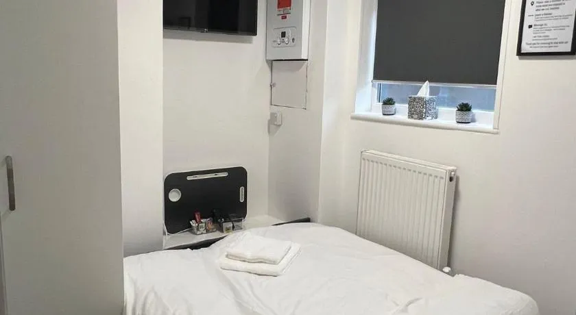 Excellent Suite Room in Liverpool - Image 1