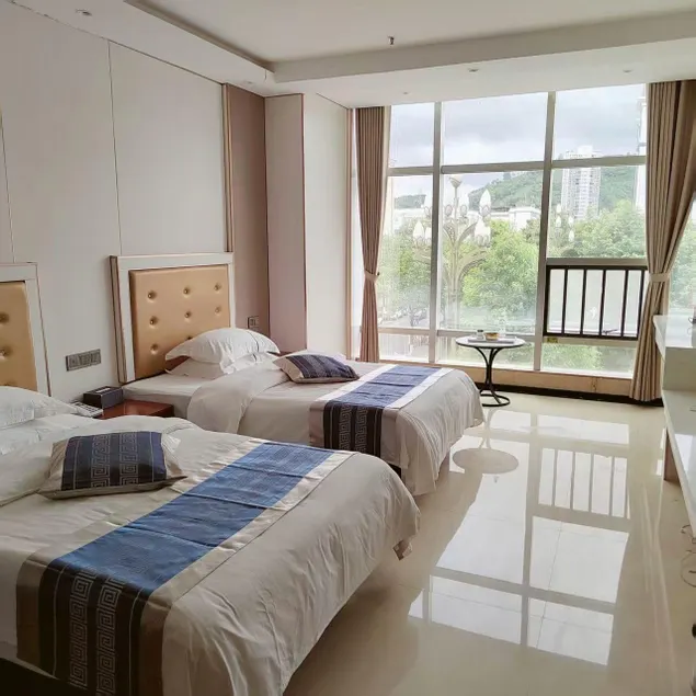 Four Seasons Golden Resources Hotel - Image 1