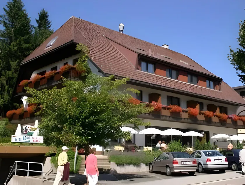 Hotel Cortina - Image 1