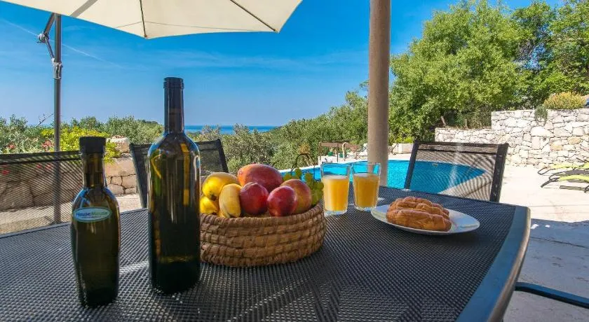 Retro apartment on island Mljet - Image 1