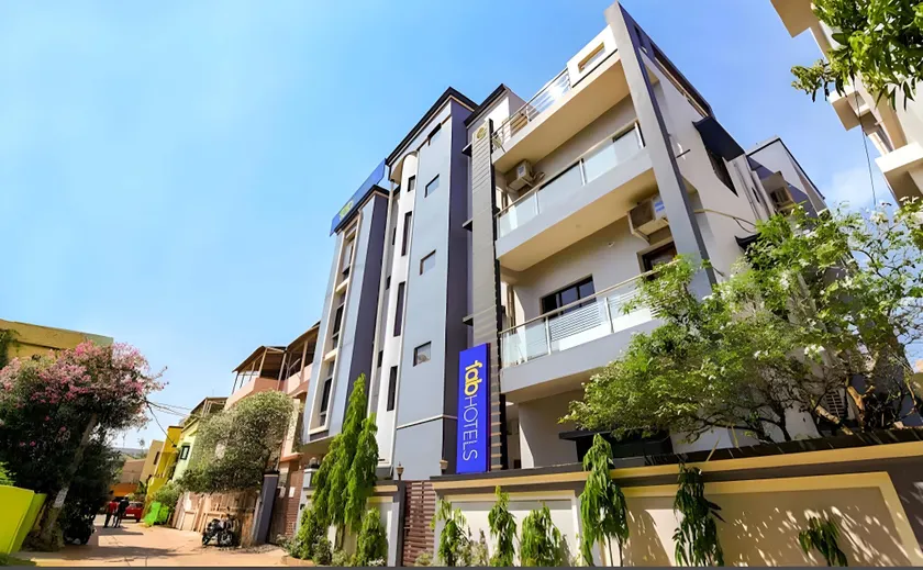 Hotel Crystal Stay - Image 1